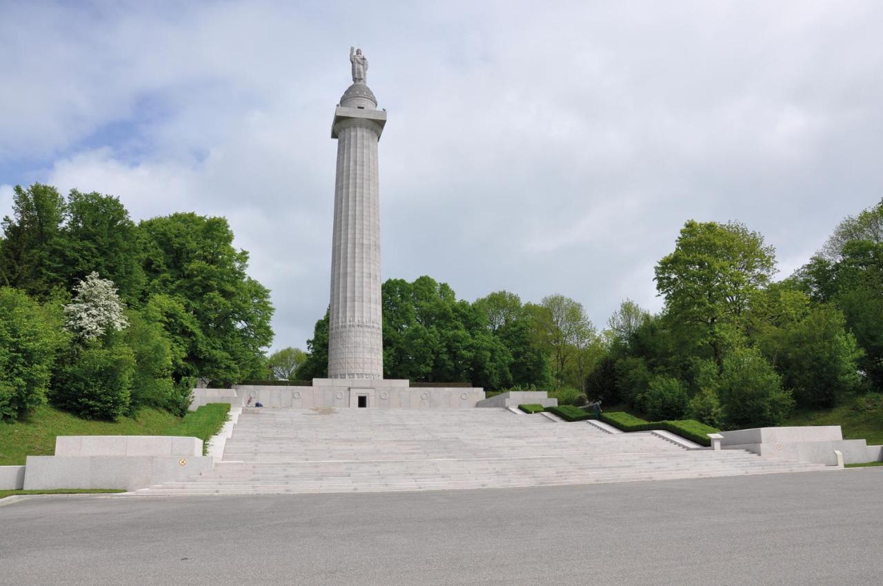 Arara Montfaucon-d'Argonne