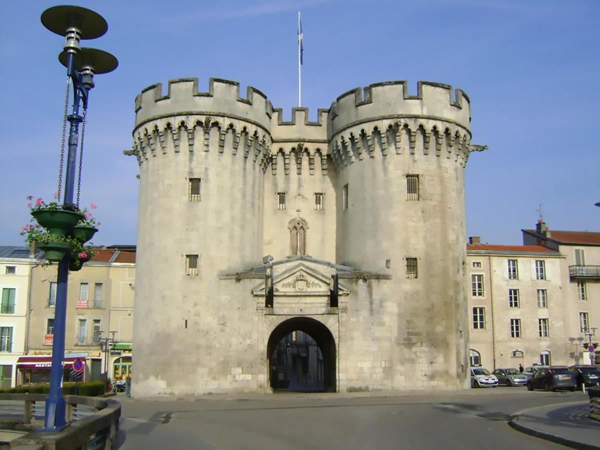 Arara * Montfaucon-d'Argonne
